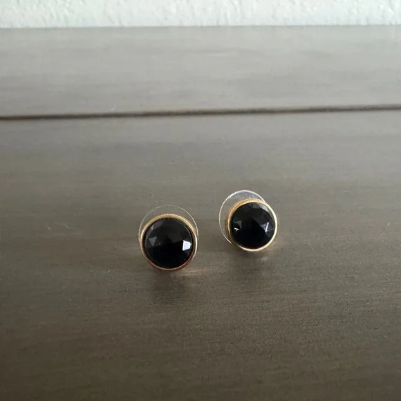 Black Stone Stud Earrings - Picture 3 of 3